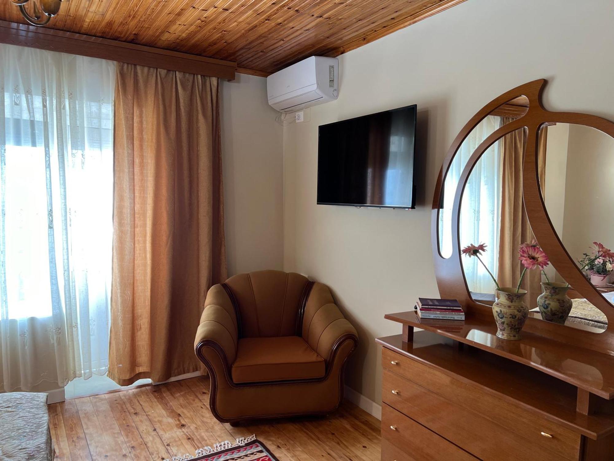 Garden Villa Guni Круя Экстерьер фото