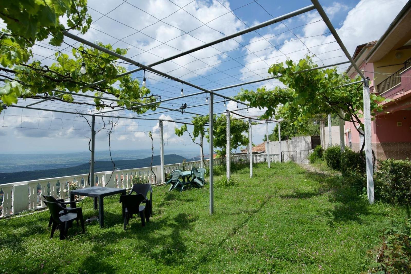 Garden Villa Guni Круя Экстерьер фото