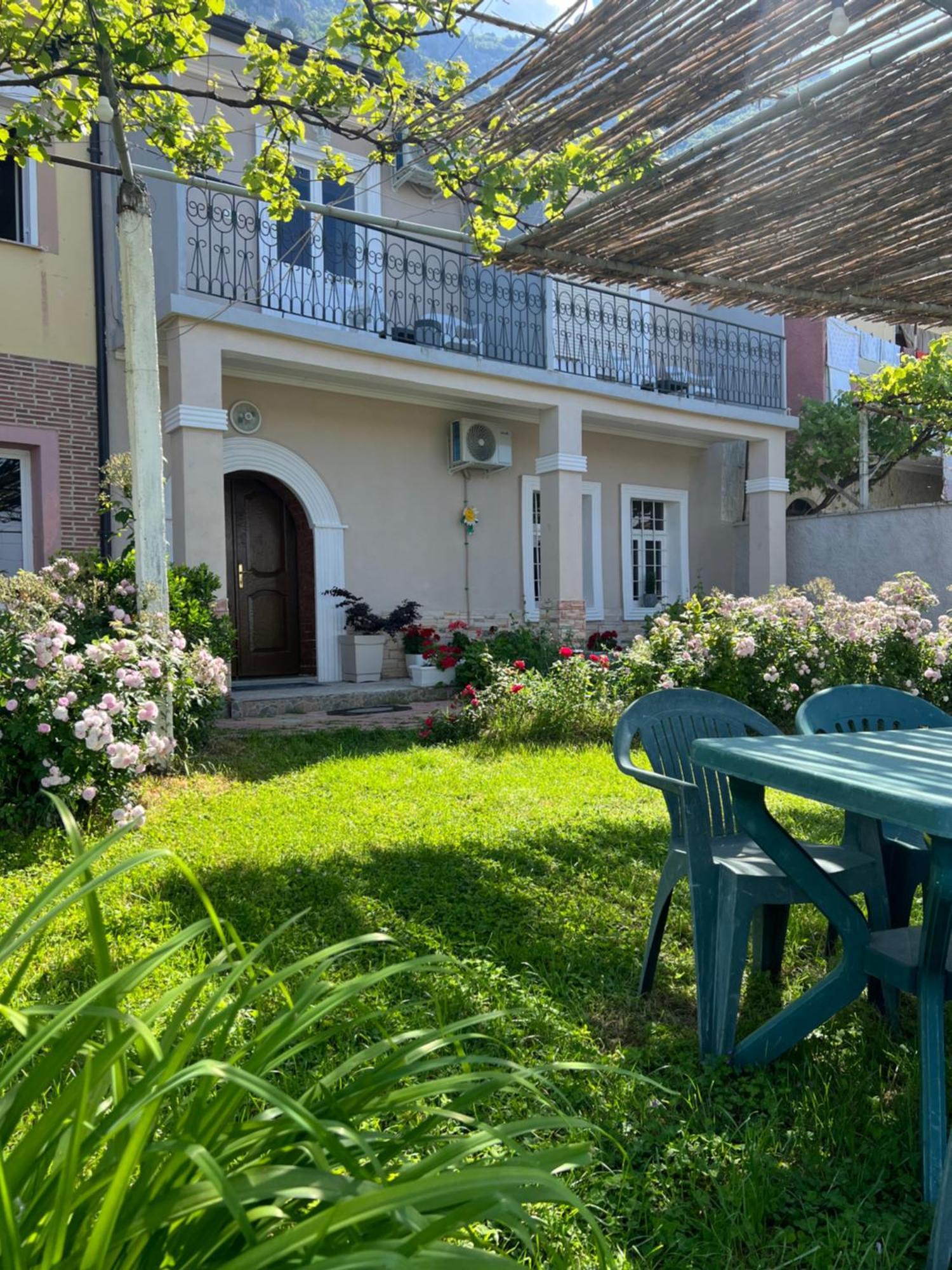 Garden Villa Guni Круя Экстерьер фото